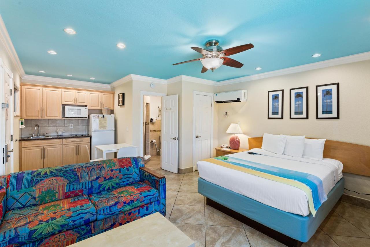 Deluxe Efficiency Suite: 1 Queen Bed and 1 Sleeper Sofa at Bay Palms Waterfront Resort - Hotel and Marina