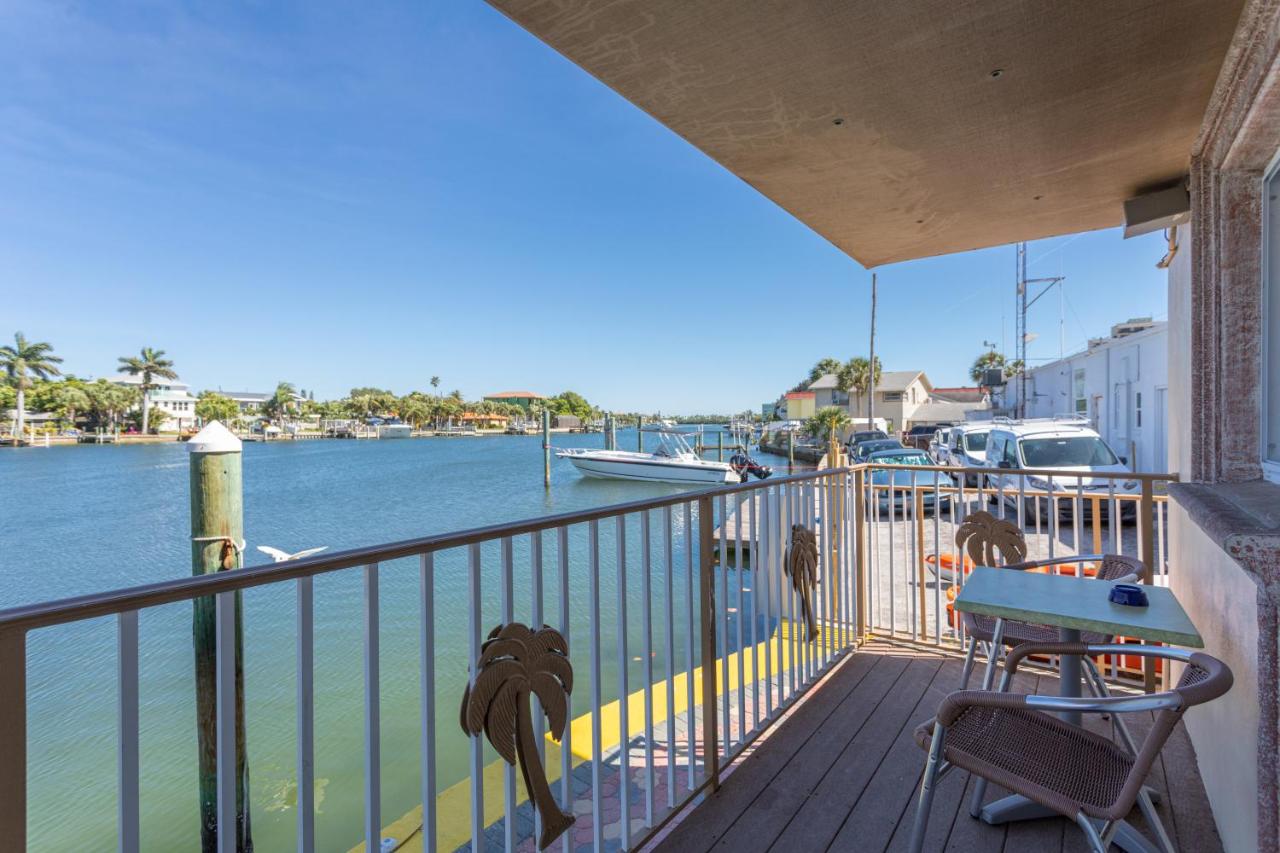 | Bay Palms Waterfront Resort - Hotel and Marina