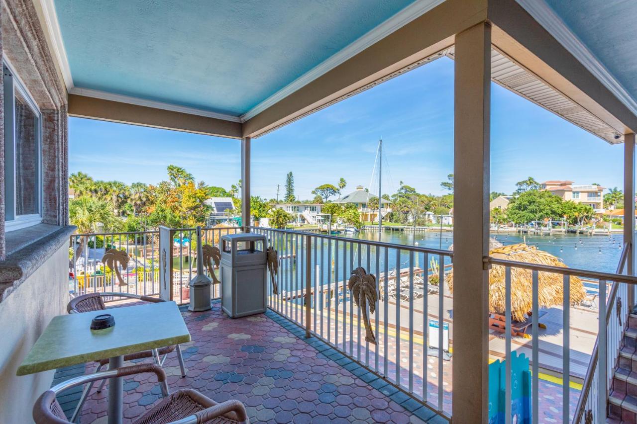 | Bay Palms Waterfront Resort - Hotel and Marina