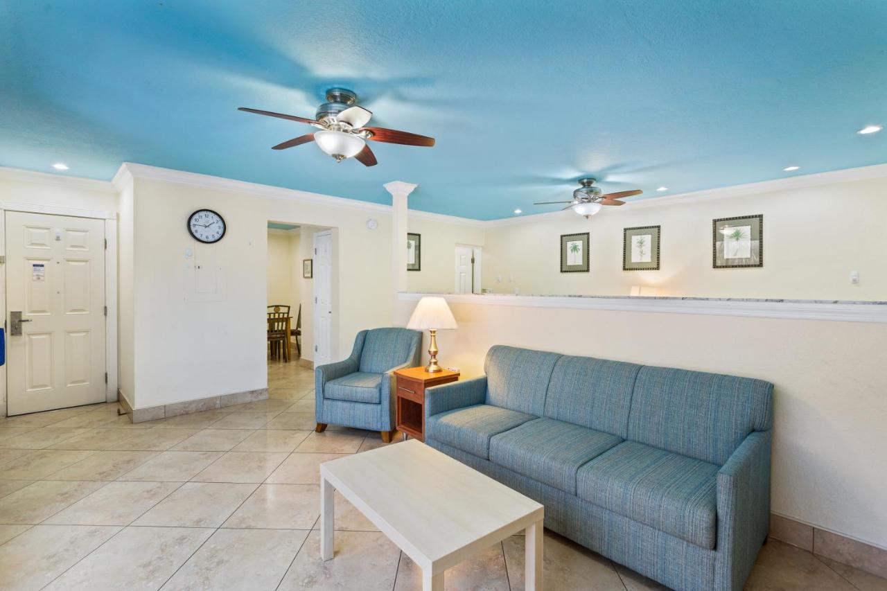 | Bayview Plaza Waterfront Resort