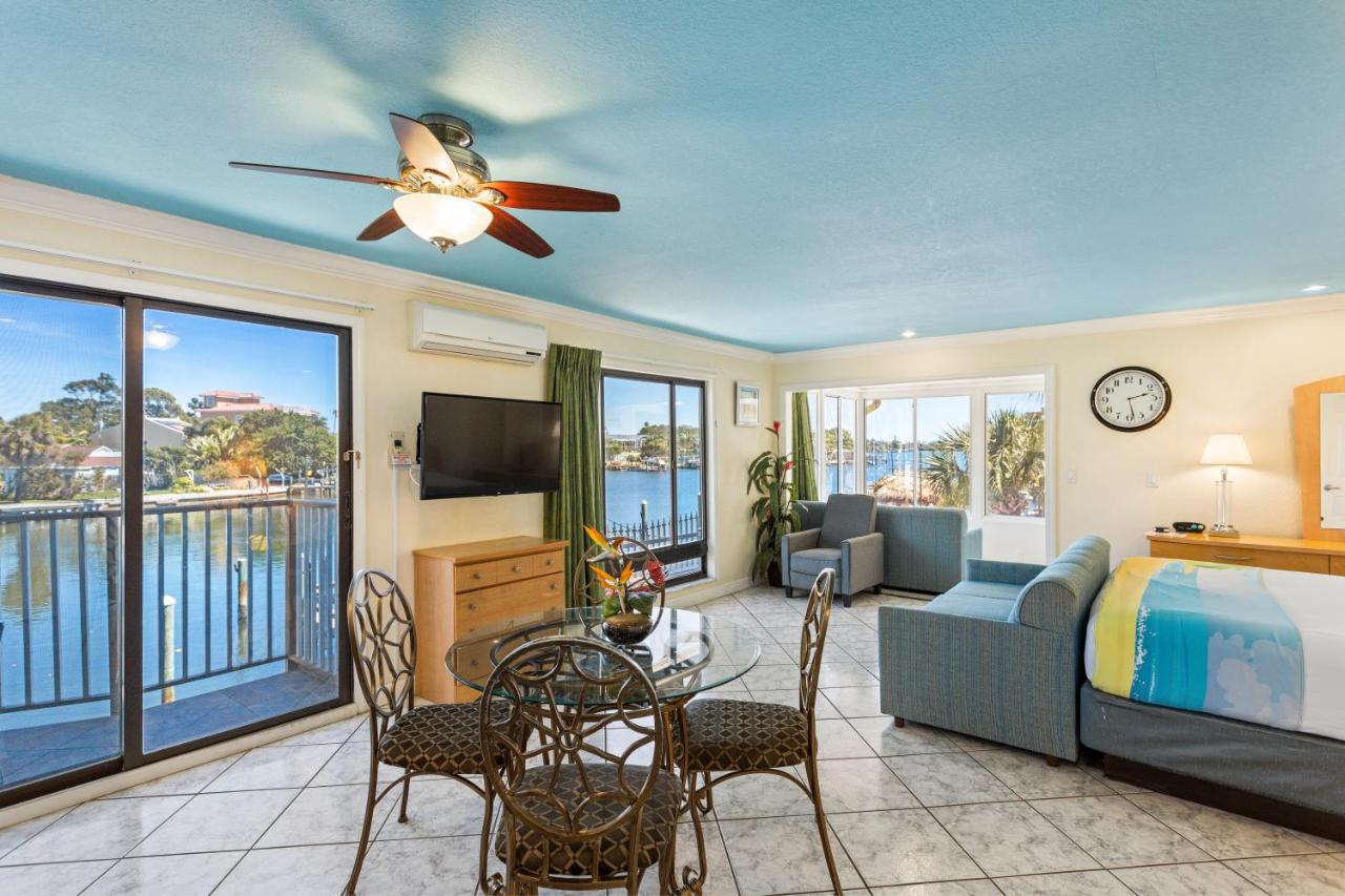| Bayview Plaza Waterfront Resort