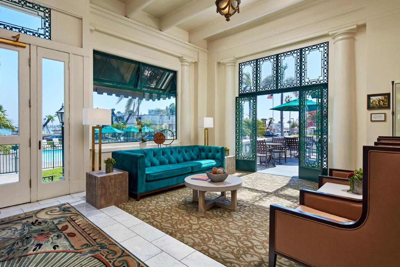 | Glorietta Bay Inn