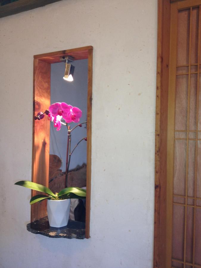  | Les Artistes Inn