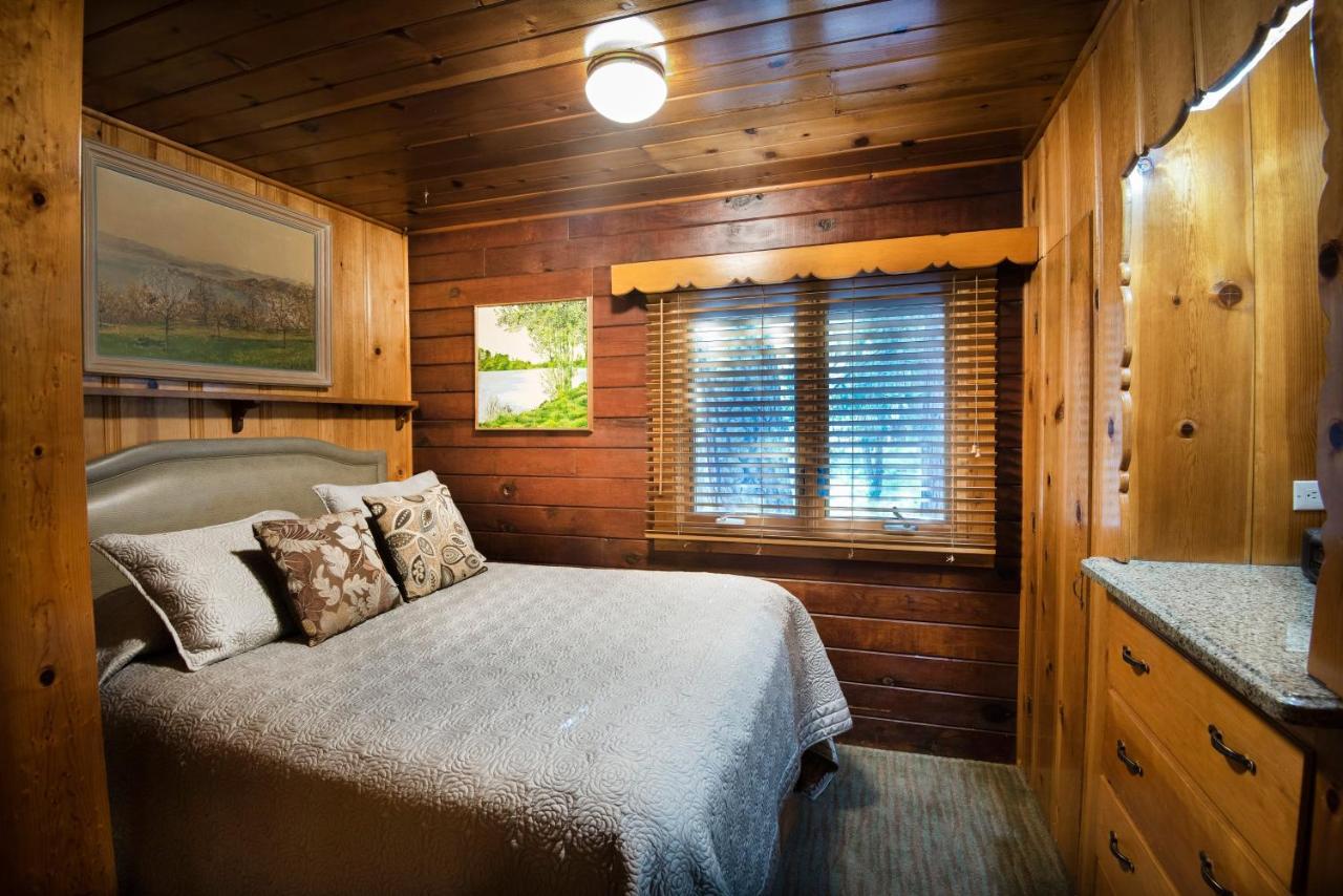 | 48 Sugar Pine Suite