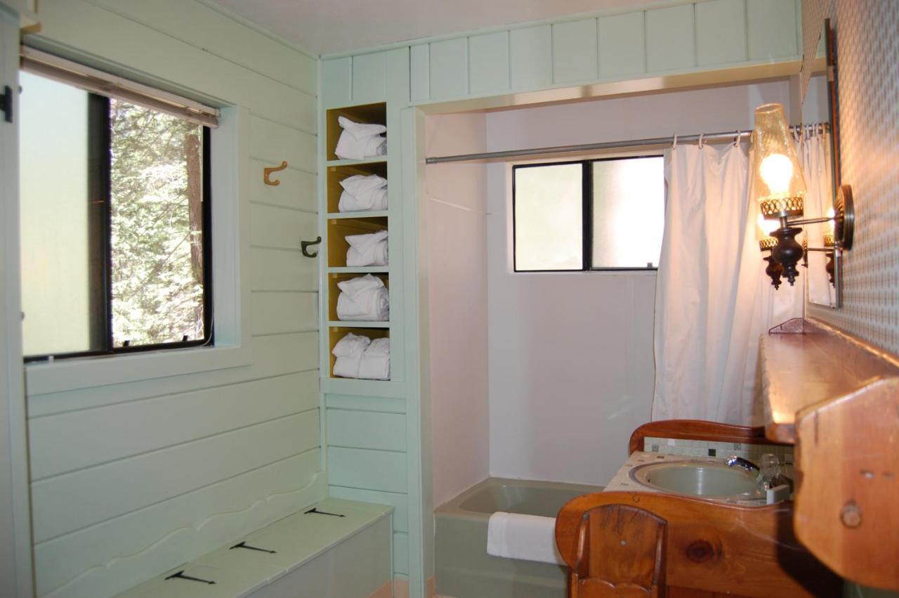 | 9S Pine Cabin