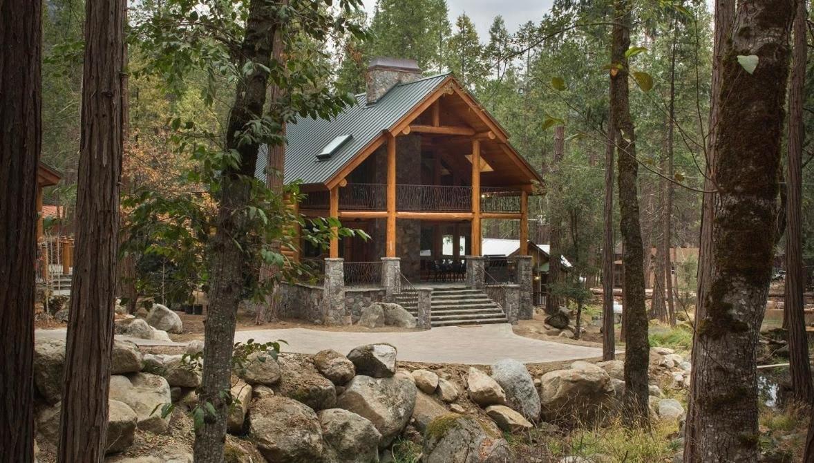 | 1R Rustic Retreat