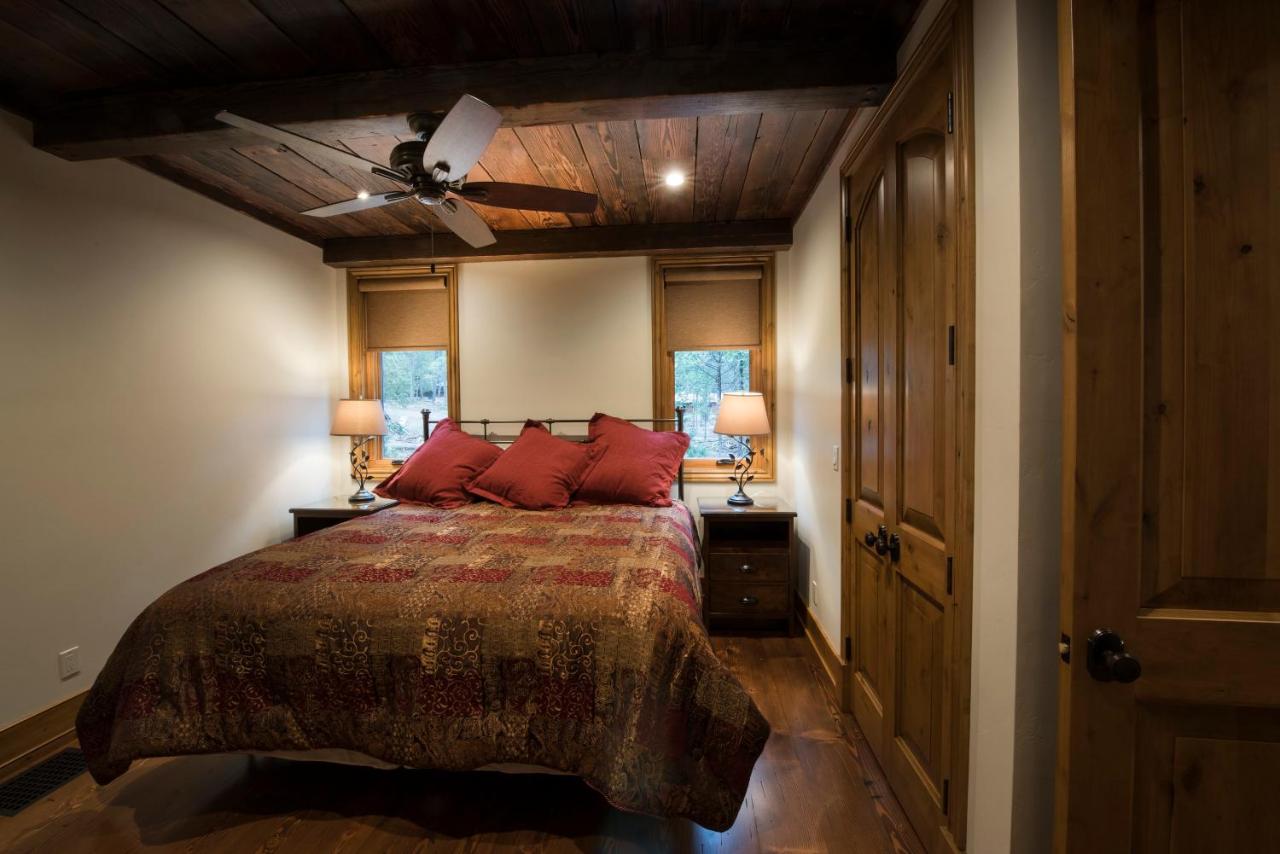 | 1R Rustic Retreat