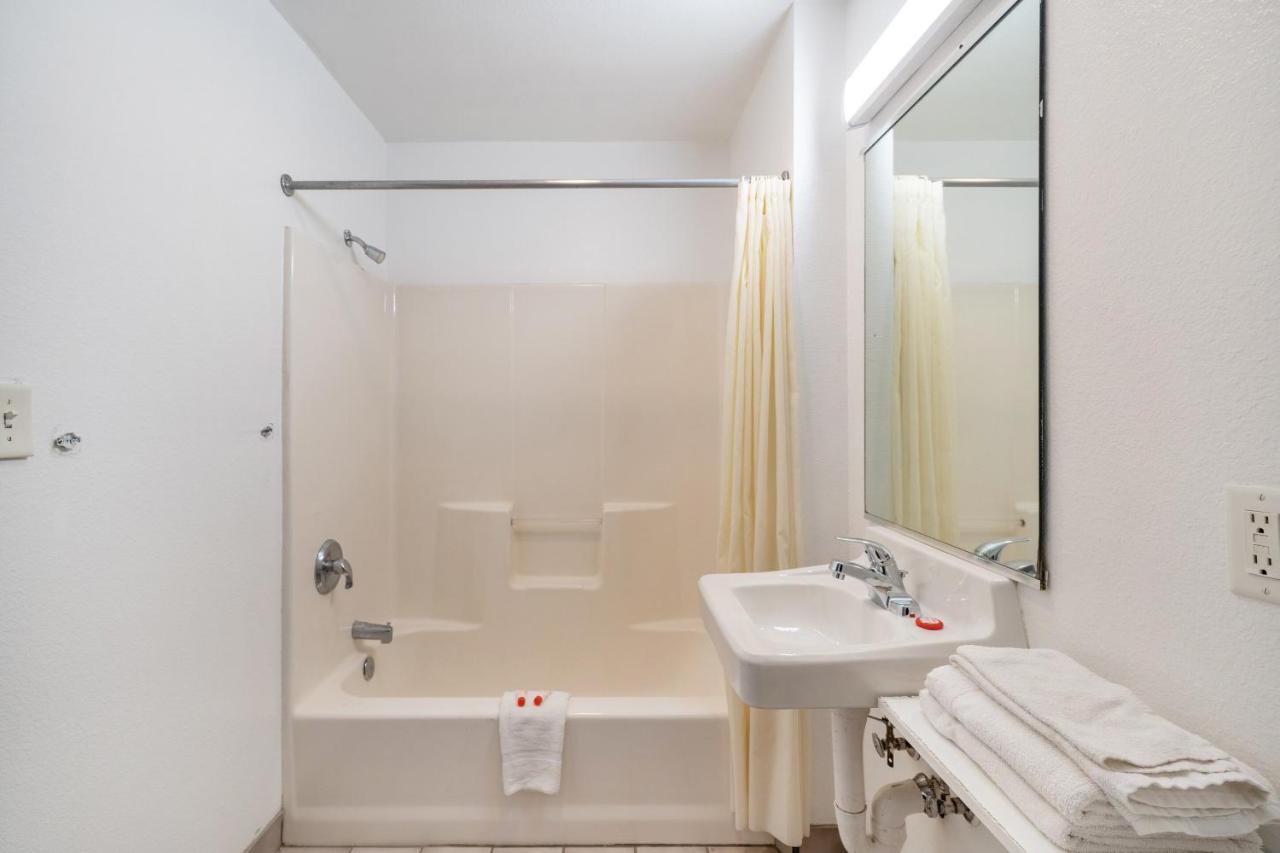 | OYO Hotel San Antonio near AT&T Center