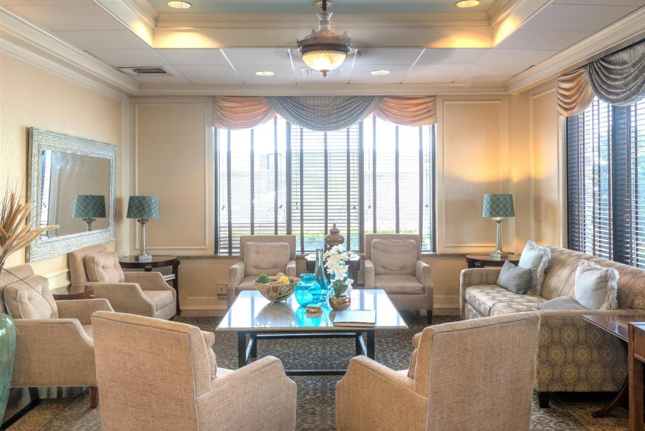 | Five Towns Inn - JFK Airport