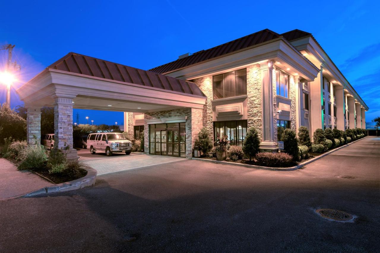 | Five Towns Inn - JFK Airport