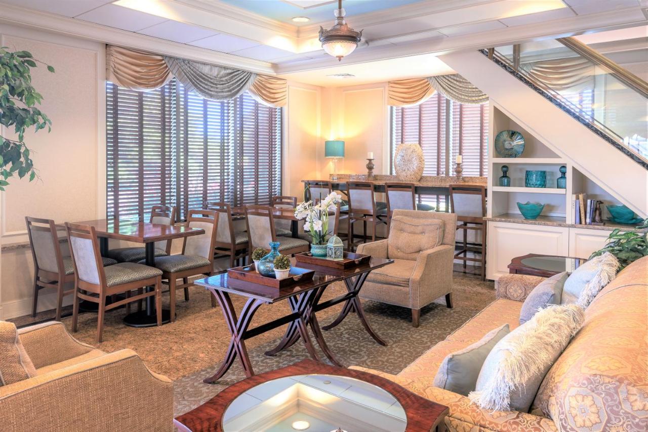 | Five Towns Inn - JFK Airport