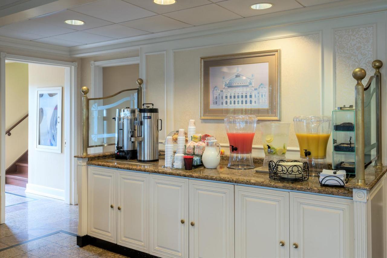 | Five Towns Inn - JFK Airport