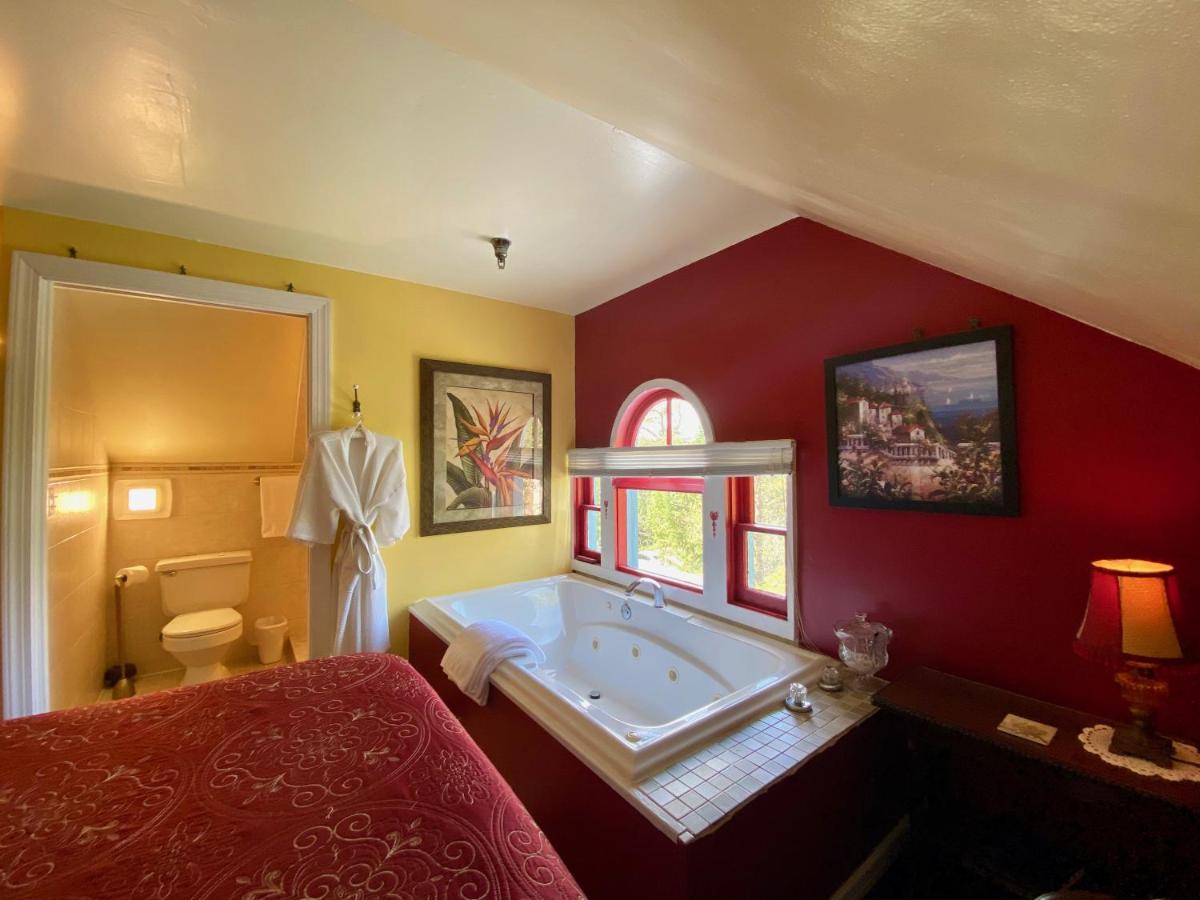  | Penny Farthing Inn