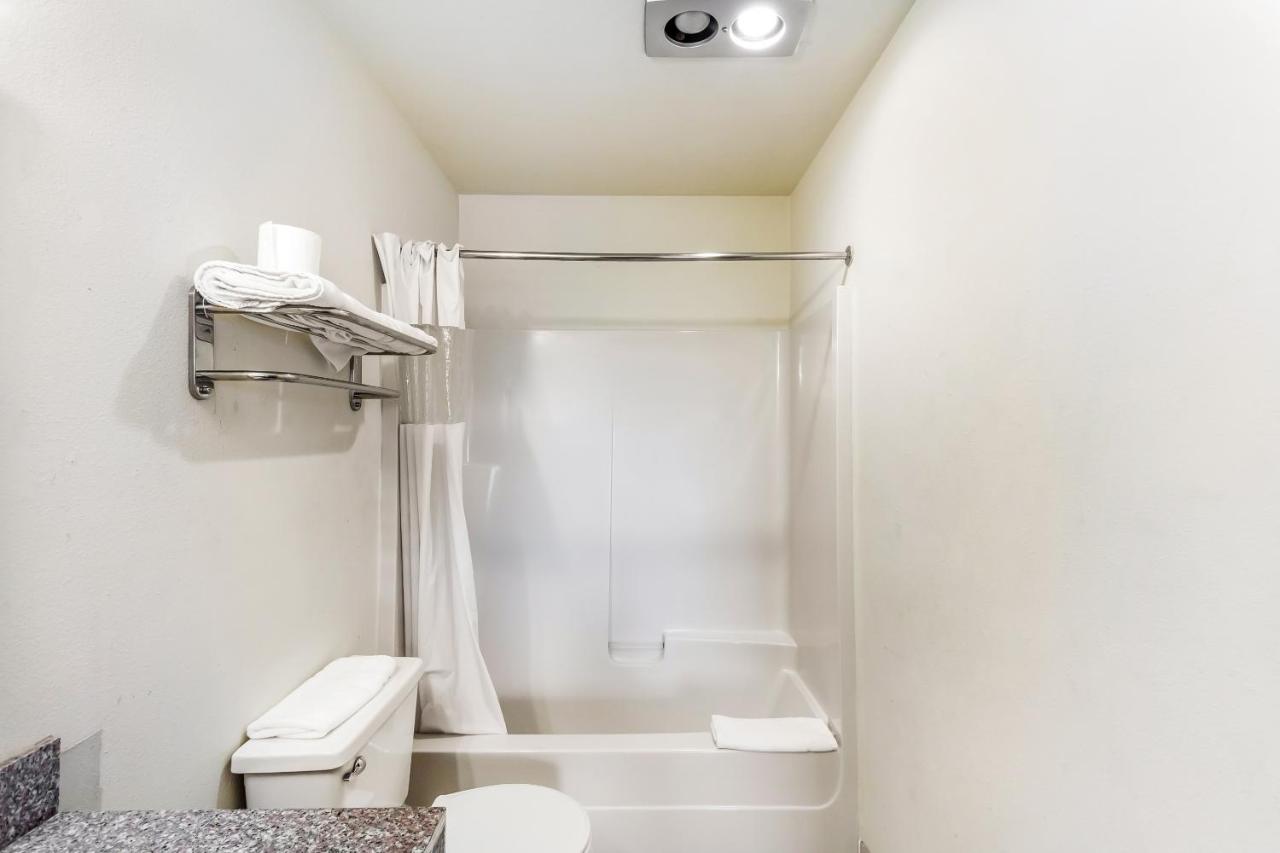 | Arlington Motor Inn
