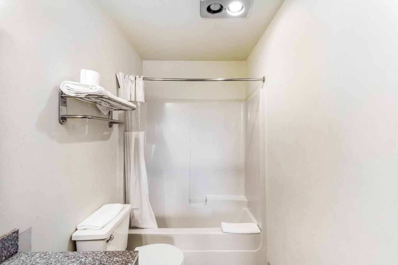 | Arlington Motor Inn