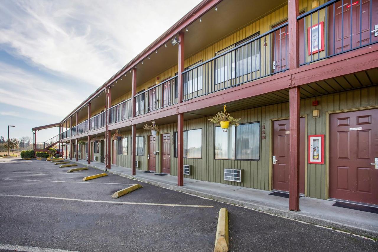 | Arlington Motor Inn