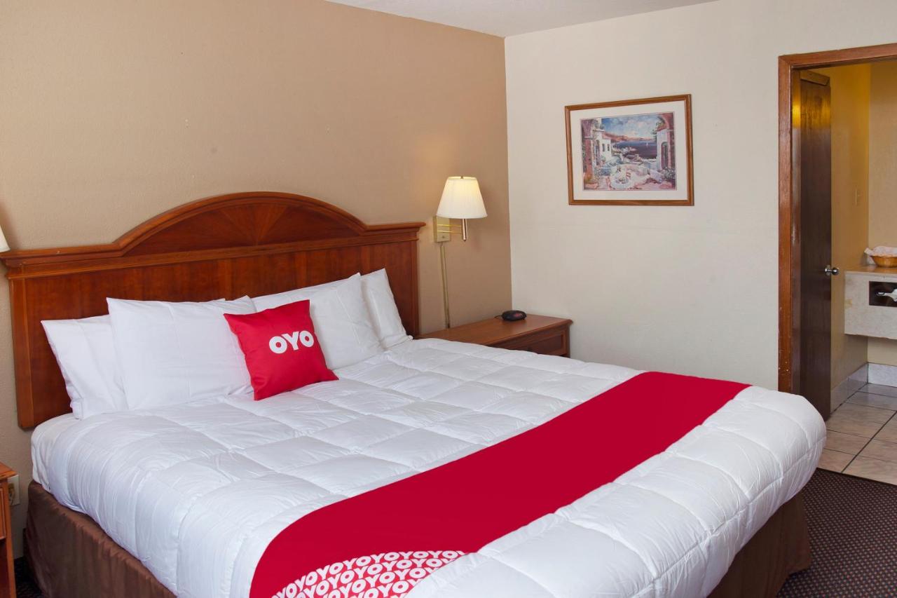 King Room at OYO Hotel Guymon OK US-54