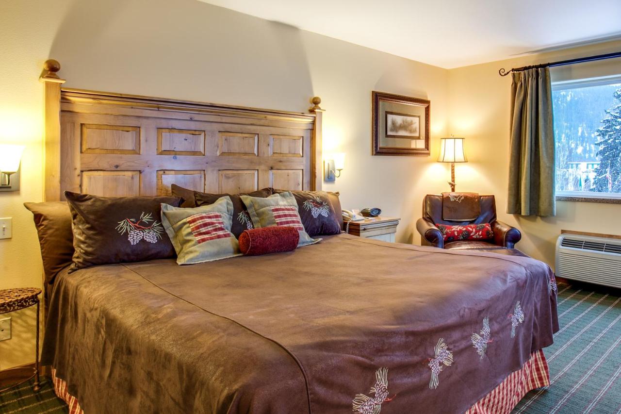 King Room at Bavarian Lodge