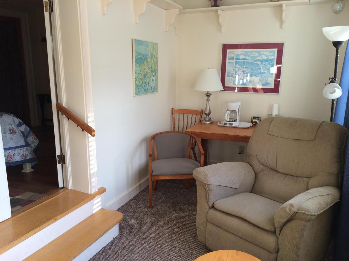 | Beach Cottage Inn