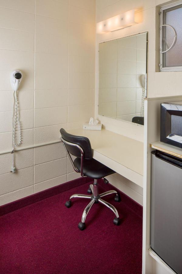 | Finlen Hotel and Motor Inn