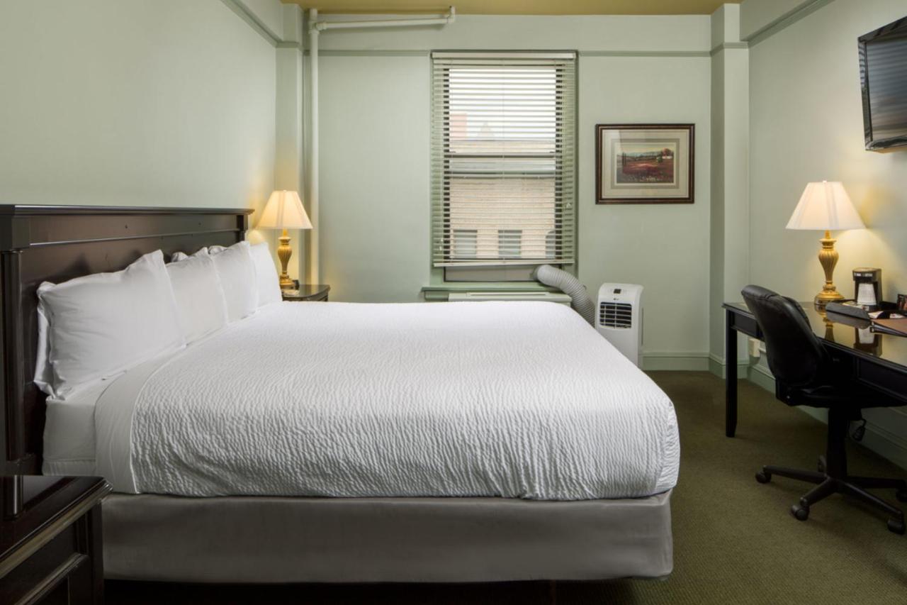  | Finlen Hotel and Motor Inn
