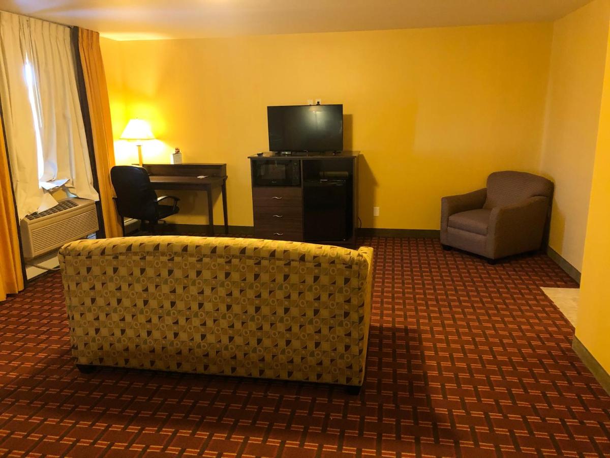 Deluxe King Studio Suite - Non-Smoking at Super 8 by Wyndham Plover Stevens Point Area