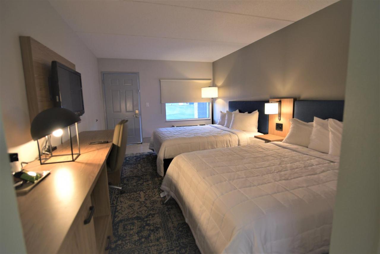 Queen Room with Two Queen Beds - Mobility Access/Non-Smoking at Baymont by Wyndham Pine Grove