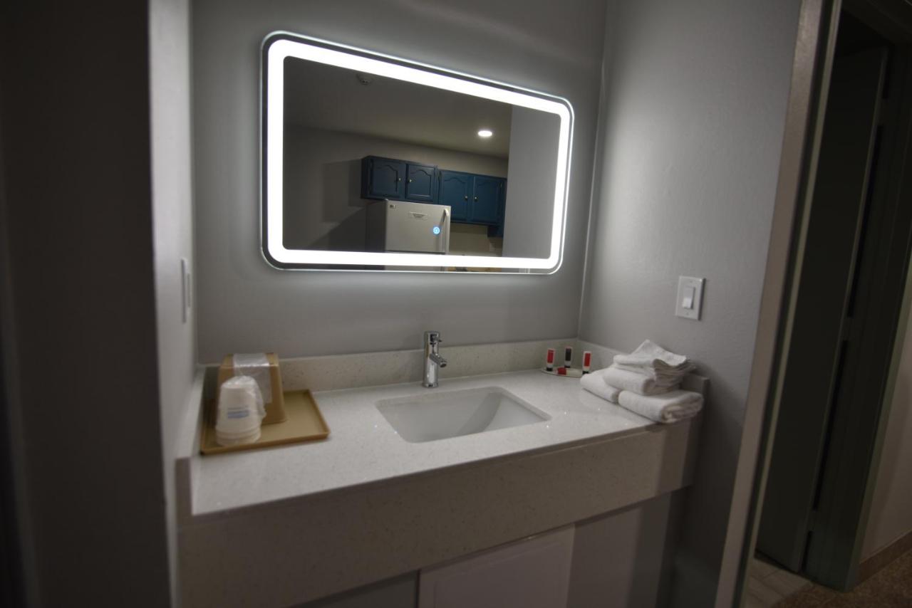 One-Bedroom King Suite - Second Floor/Non-Smoking at Baymont by Wyndham Pine Grove