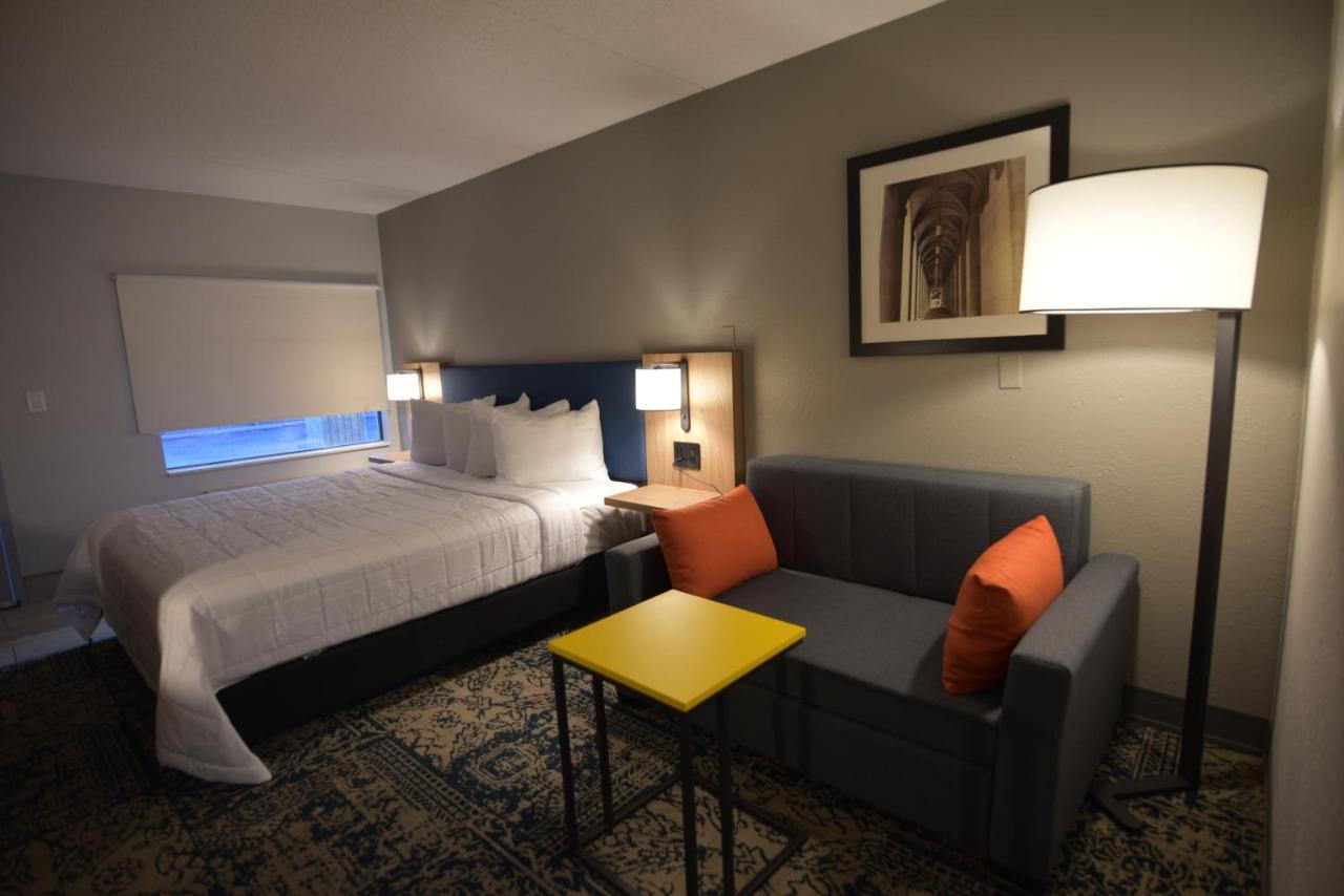 King Suite - Mobility Access/Non-Smoking at Baymont by Wyndham Pine Grove