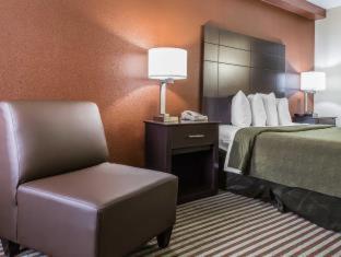 Room #62209608 at Quality Inn Mount Vernon, IL