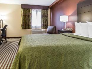 Room #62209608 at Quality Inn Mount Vernon, IL