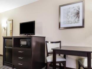 Room #62209608 at Quality Inn Mount Vernon, IL
