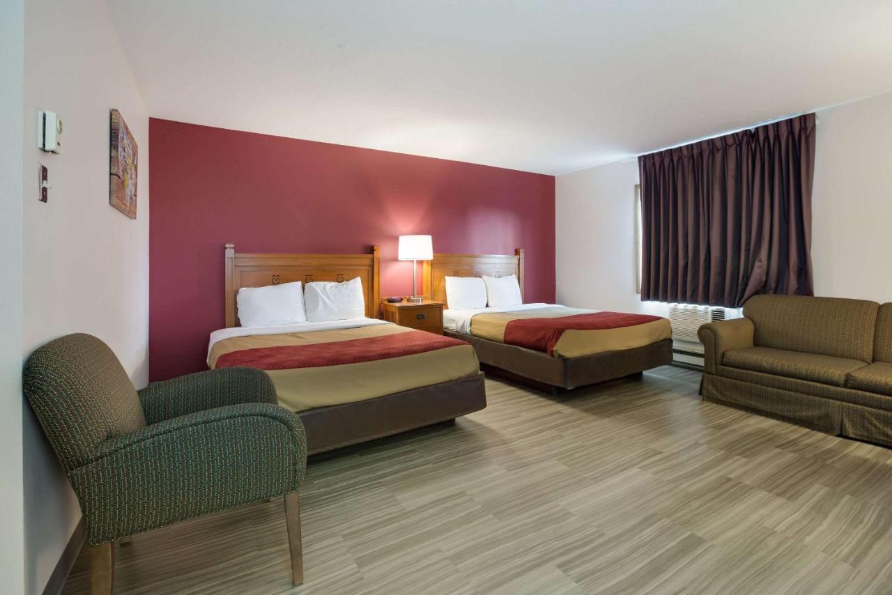 Double Room with Two Double Beds - Non-Smoking at Econo Lodge Inn & Suites Escanaba North