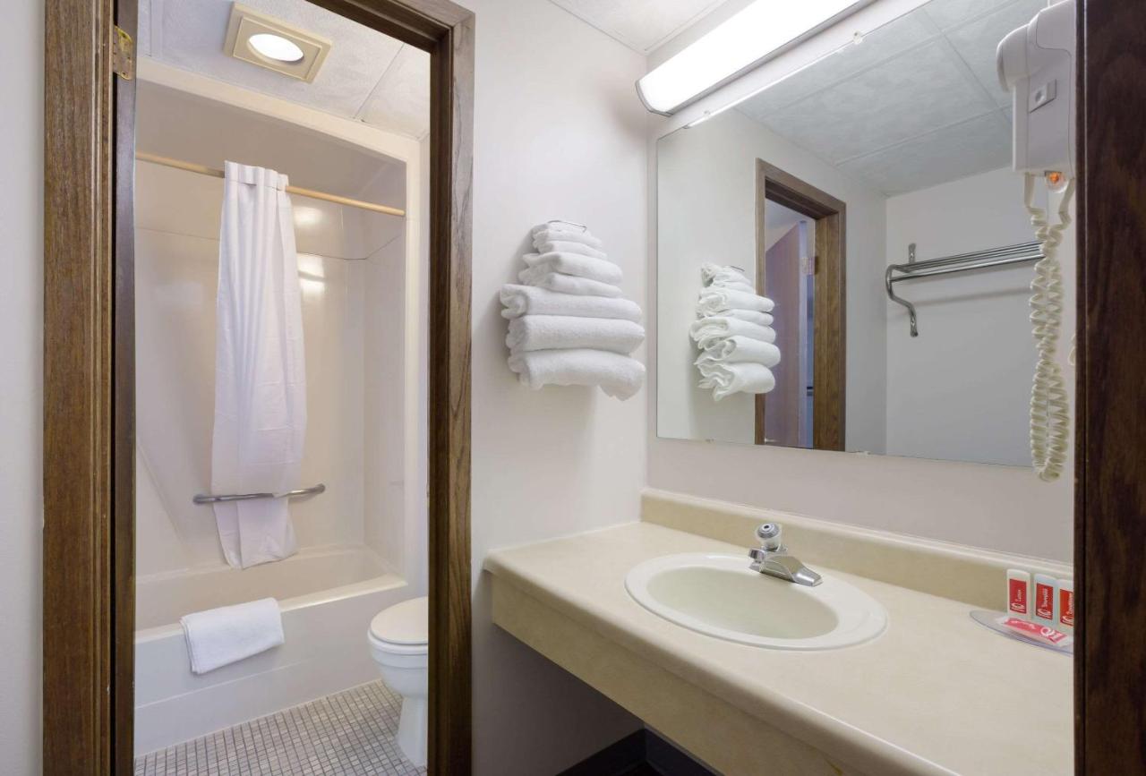 Double Room with Two Double Beds - Non-Smoking at Econo Lodge Inn & Suites Escanaba North