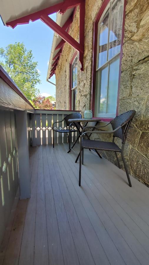 | Gifford-Risley House Bed and Breakfast