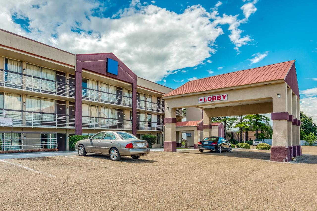 | OYO Hotel Jackson North I-55