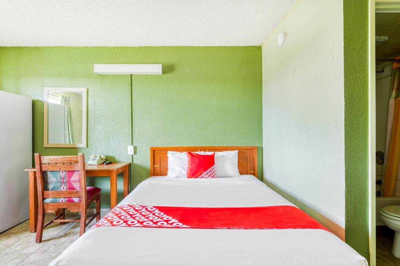  | OYO Hotel Tucson Downtown