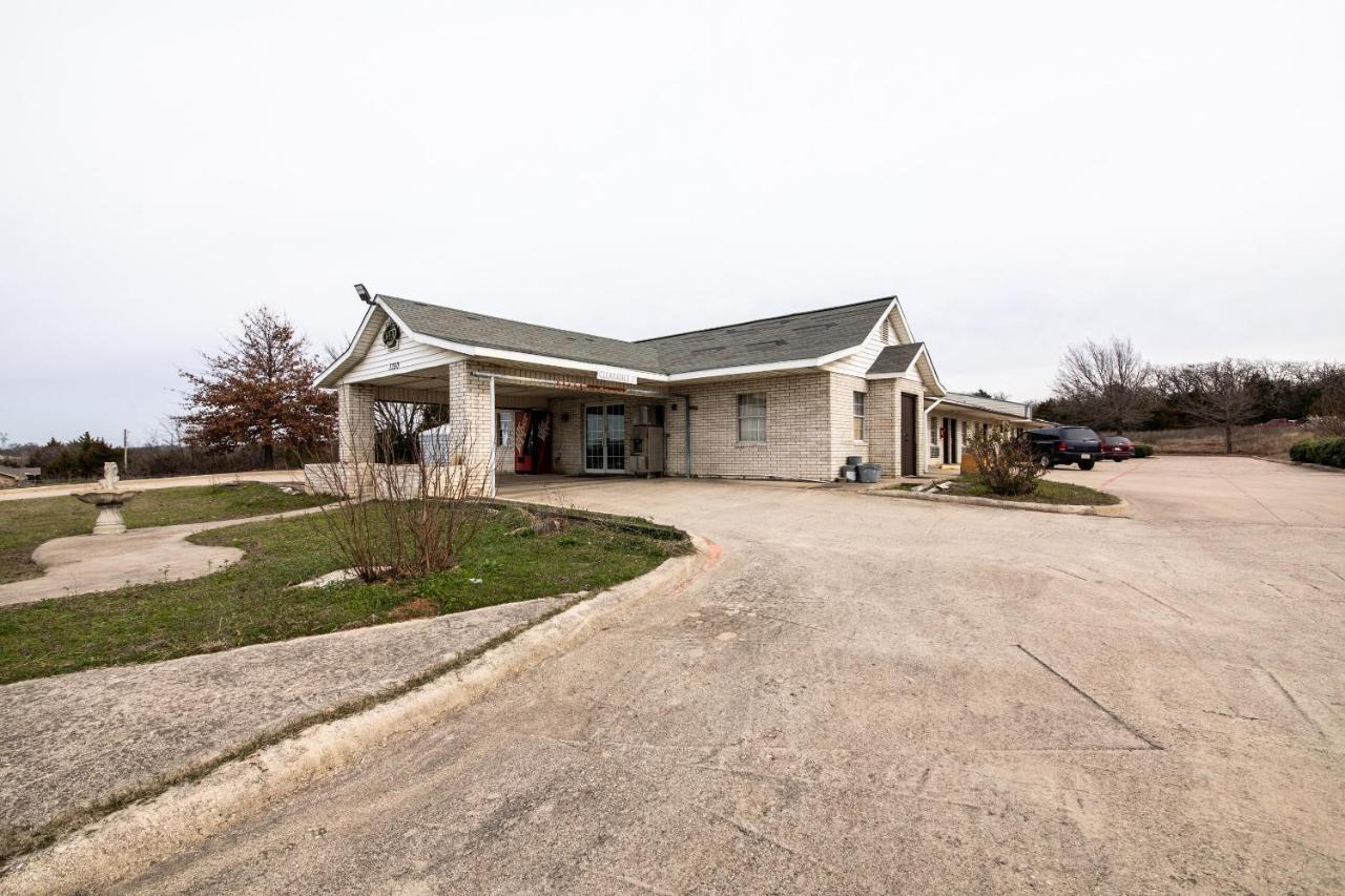| OYO Hotel Decatur TX Hwy 287 Northwest