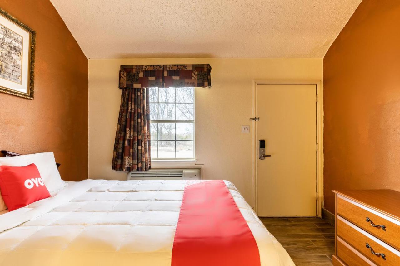 | OYO Hotel Decatur TX Hwy 287 Northwest