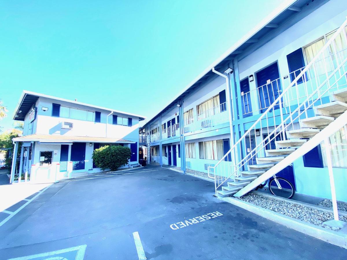  | Valley Motel