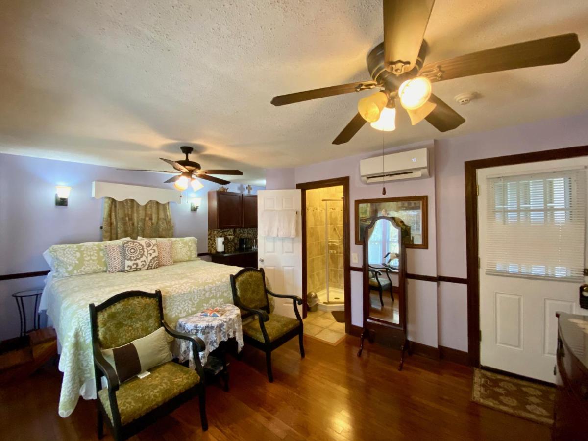  | Penny Farthing Inn