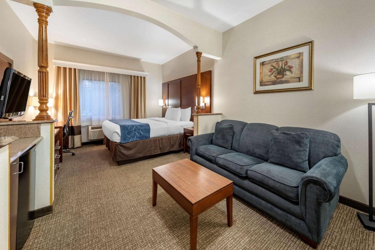 Suite, 1 King Bed with Sofabed at Citrus Suites Redlands Loma Linda Hotel