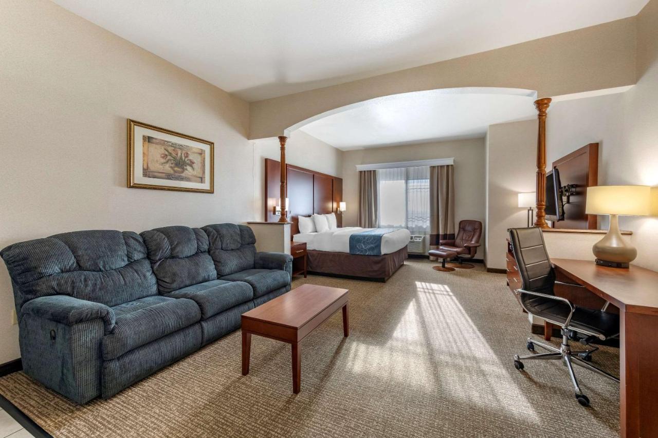 Suite, 1 King Bed with Recliner and Wet Bar at Citrus Suites Redlands Loma Linda Hotel