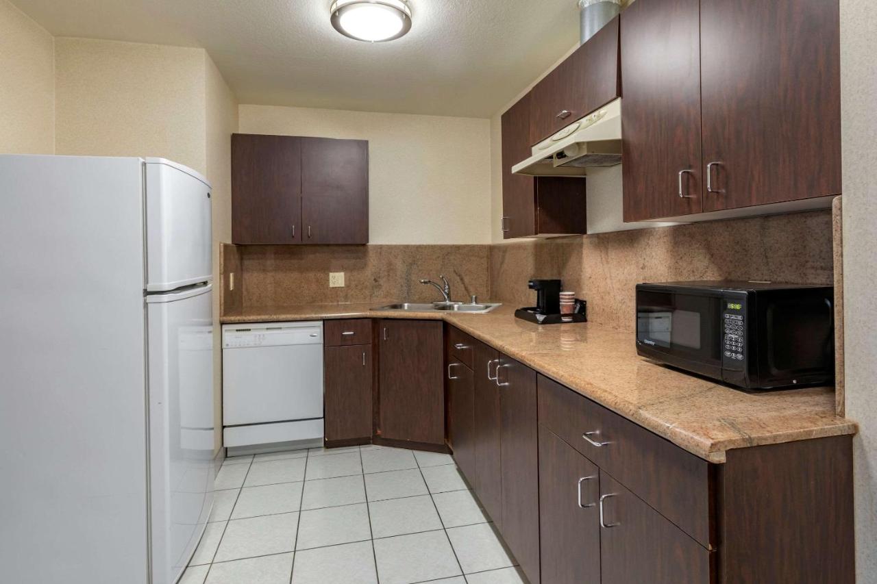 Superior King Suite - Non-Smoking at Citrus Suites Redlands Loma Linda Hotel