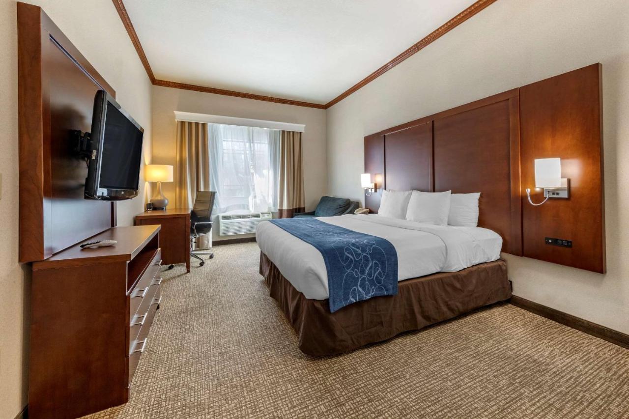 King Suite - Accessible/Non-Smoking at Citrus Suites Redlands Loma Linda Hotel
