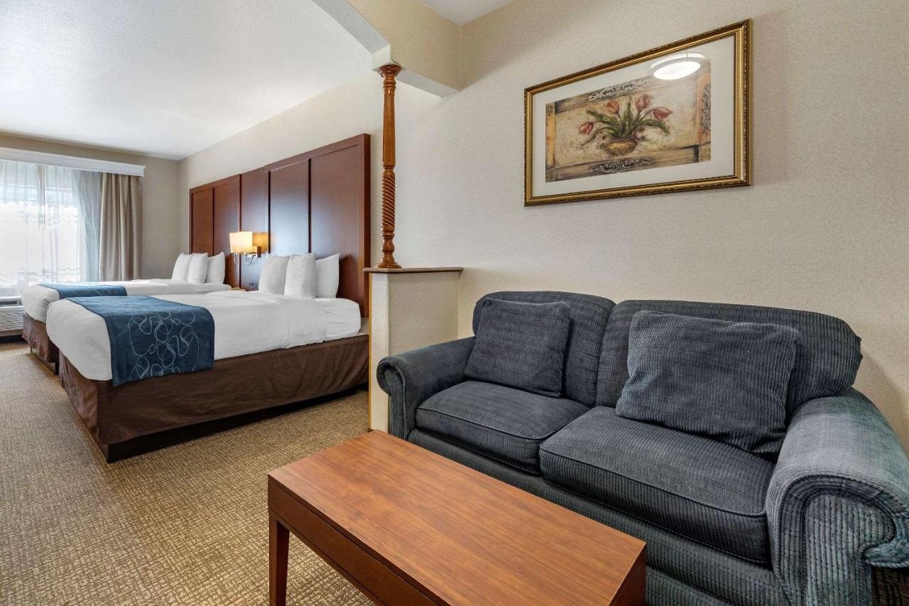 Suite, 2 Queen Beds with Love Seat at Citrus Suites Redlands Loma Linda Hotel