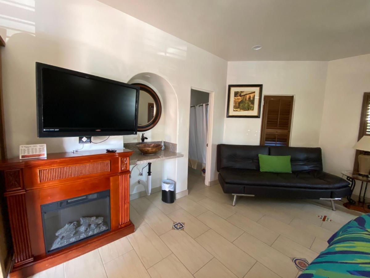 King Room with Balcony at Villa Rosa Inn