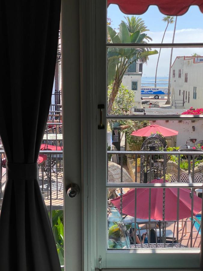 Suite with Balcony at Villa Rosa Inn