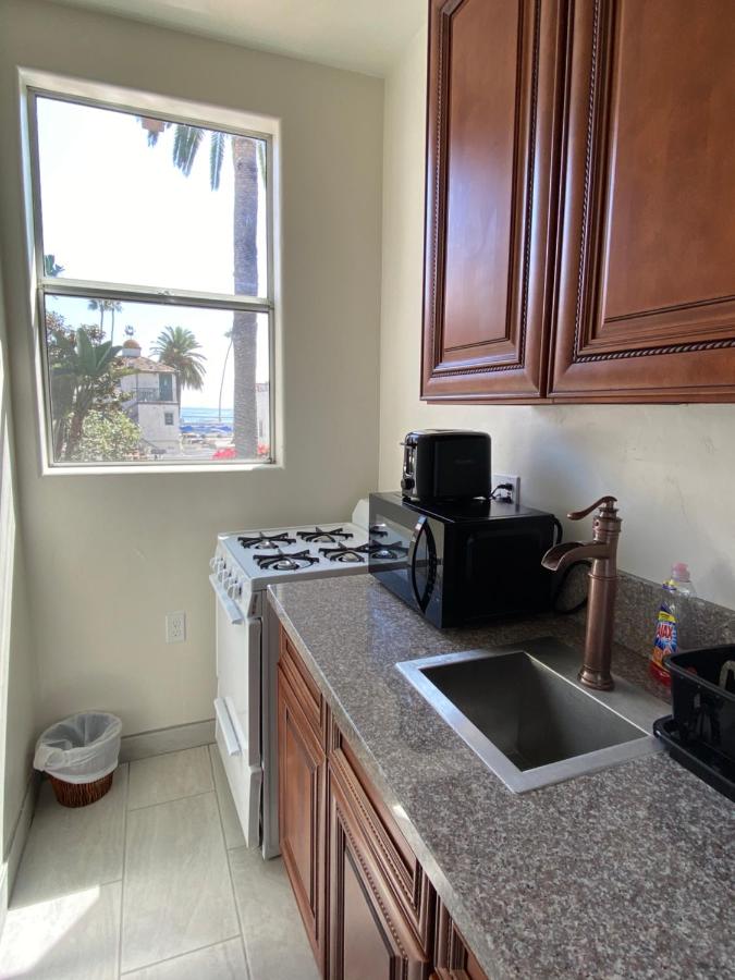 Suite with Balcony at Villa Rosa Inn