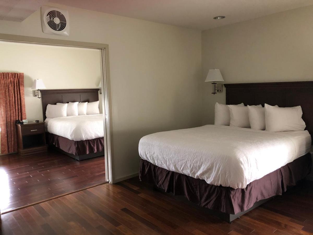 Queen Room at Grand Eastonian Hotel & Suites